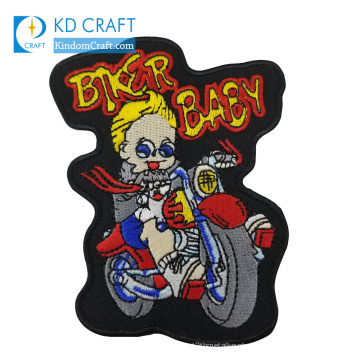 Fabriqué en chine vêtements en tissu personnalisés pas cher 3d broderie logo lettre dessin animé cool biker bébé fer sur les patchs pour enfants pour vêtements